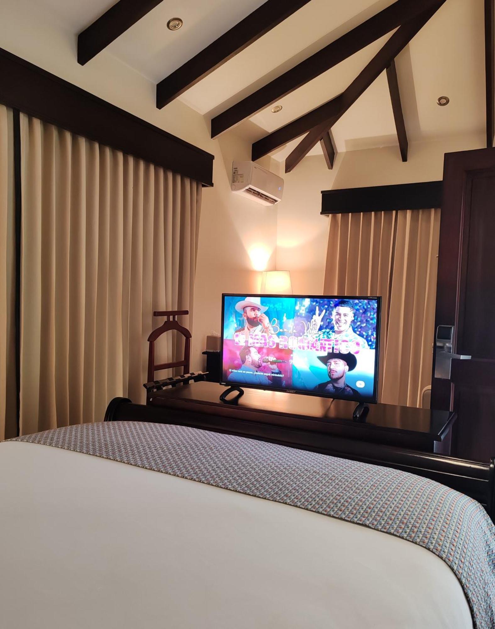 Marenaz Oceanfront Resort Естерільос-Есте Екстер'єр фото